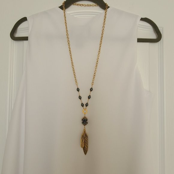 Feather dangle Necklace - Picture 1 of 4